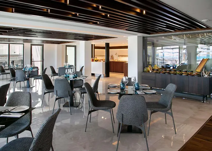 Mercure Larnaca Beach Resort